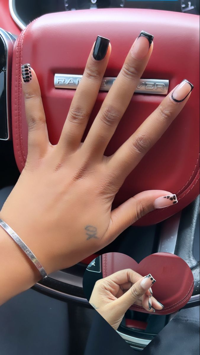 Shirt Basic Nails, Black And Grey Nails Ideas, Black Short Nails Design Simple, French Tip With Black Design, Short Nail Inspo Black People, Short Cute Black Nails, Short Black Almond Nails Designs, Shorties Nails Red, Short Nails Ideas Easy