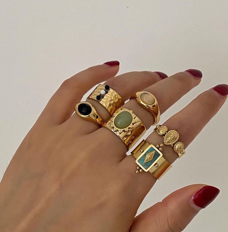 Royal Rings, Ringe Gold, Dope Jewelry, Jade Ring, Funky Jewelry, Jewelry Lookbook, Moda Vintage, Onyx Ring, Jewelry Inspo