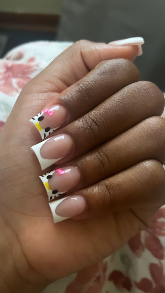 Nails For Back To School Acrylic Short, Hello Kitty Nails No Charms, Mexican Style Nails Almond, Short Acrylic Nails Duck, Duck Nails Hello Kitty, Short Duck Nails Design, Nails Acrylic Duck, Nails No Charms, Duck Nail Ideas