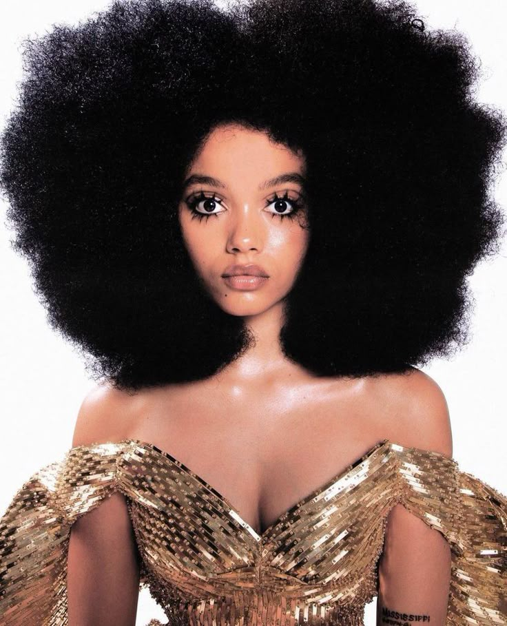 Black Women Glamour, Black Glamour Aesthetic, Black Women Portraits, 70s Black Women, Vintage Black Glamour, Black Femininity, Afro Hair, Poses References, Arte Inspo