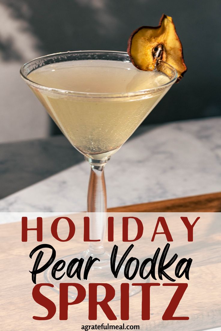 Pear Vodka Cocktails, Pear Vodka Martini, Winter Martini, Cocktail With Prosecco, French 76, Spritzer Cocktails, Holiday Vodka Cocktails, Bar Maid, Best Christmas Cocktails