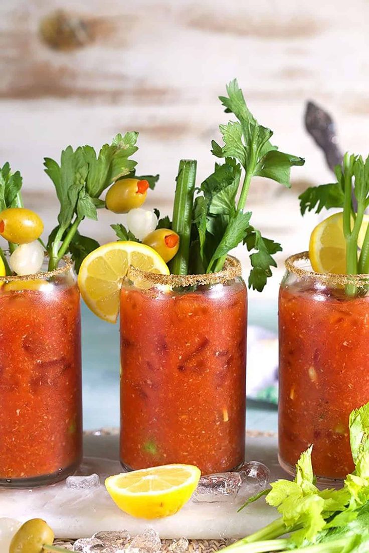 The BEST Bloody Mary Mix Recipe Breakfast Cocktails, Nutritional Breakfast, Spicy Cocktail, Clam Recipes, Alcohol Drink Recipes, Recipe Video, Alcohol Recipes, Banana Bread Recipes, Yummy Drinks