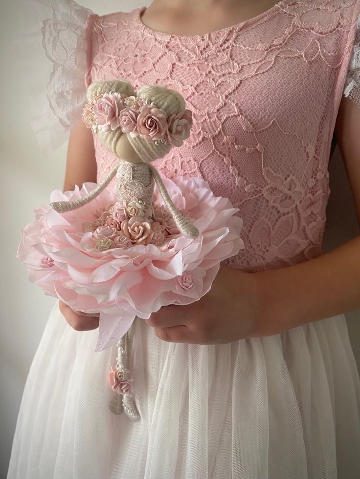 Dolls Handmade Diy, Bloom Wedding, Yarn Dolls, Homemade Dolls, Bendy Doll, Doll Diy Crafts, Fairy Crafts, Angel Doll, Flower Fairies