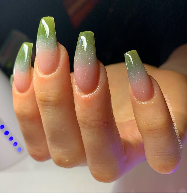 Channel Nails, Olive Green Nails, Ombre French Tips, Olive Nails, Nails Ombre, Green Nail Designs, Racun Shopee, Nail Pictures, Green Ombre