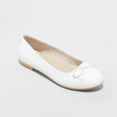 White Synthetic Ballet Flats With Round Toe, White Synthetic Slip-on Ballet Flats, Spring Non-slip Ballet Flats With Round Toe, White Synthetic Ballet Flats For Spring, White Synthetic Ballet Flats For Summer, Spring White Synthetic Ballet Flats, White Casual Ballet Flats For Spring, Casual White Ballet Flats For Spring, White Fitted Flats With Round Toe