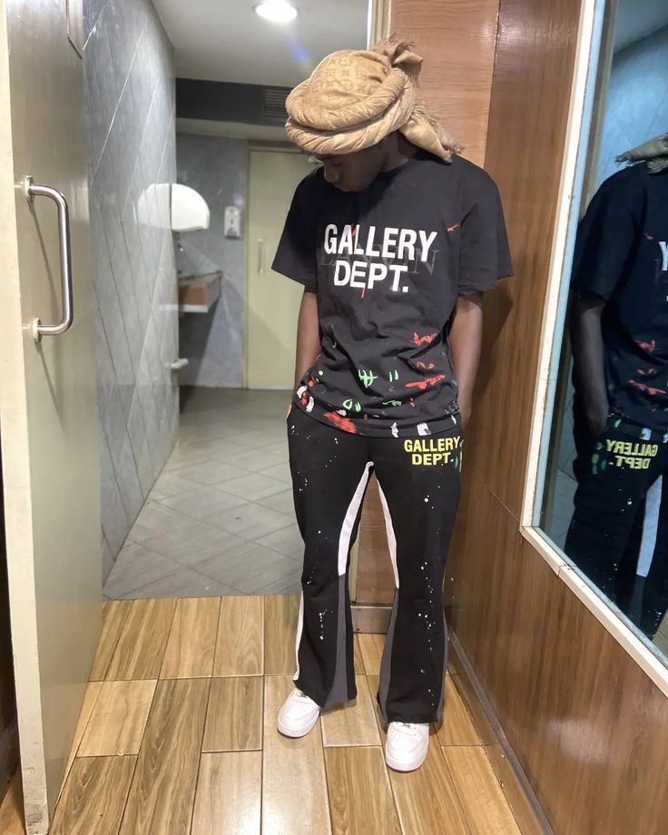 Gallery Department, Hoodie Outfit Men, Sweatpants Streetwear, Black Outfit Men, Black Men Fashion Casual, Drip Outfit Men, Gallery Dept, Black Men Street Fashion, Men Street Fashion