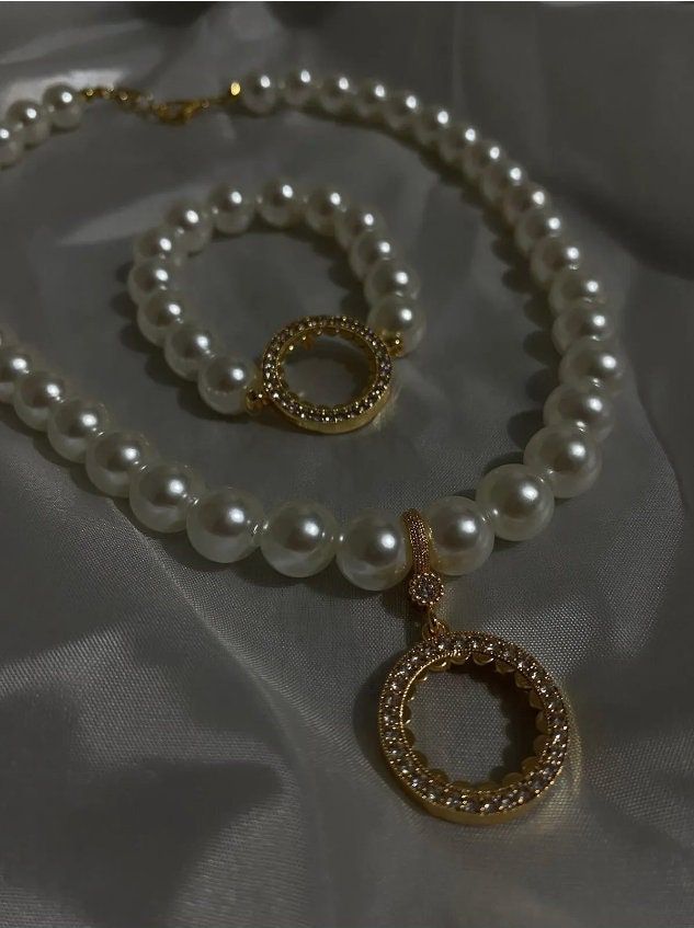 Pearls are one of the indispensable accessories of women in every period. You can combine the designer pearl necklace and bracelet set with gold. It is a natural pearl. I hope you use it in good days... Matching Pearl Necklaces, Gold Pearl Necklace With Jewels, Pearl Embellished Jewelry, Elegant Gold Jewelry Set With Round Beads, Pearl Jewelry Sets With Pearl Chain, Elegant Pearl Chain Jewelry Sets, Pearl White Pearl Bracelet, Elegant Round Pearl Chain Jewelry Sets, Pearl White Bracelet With Pearl Chain