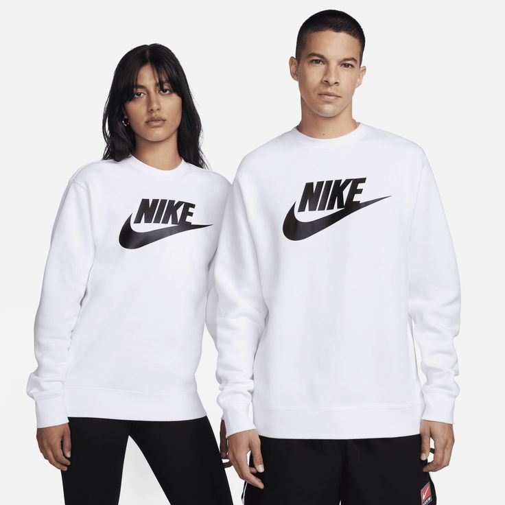 A closet staple, the Nike Sportswear Club Fleece Crew combines a bold Futura logo on the chest with the soft comfort of fleece for an elevated, everyday look. White Logo Sweatshirt For Winter, White Logo Hoodie For Streetwear, White Logo Crew Neck Sweatshirt, White Sporty Logo Hoodie, White Sporty Hoodie With Logo, White Hoodie For Light Sports, Nike Sweatshirt With Logo For Streetwear, Winter Athleisure Sweats With Logo Print, Urban Fleece Sweatshirt With Moisture-wicking