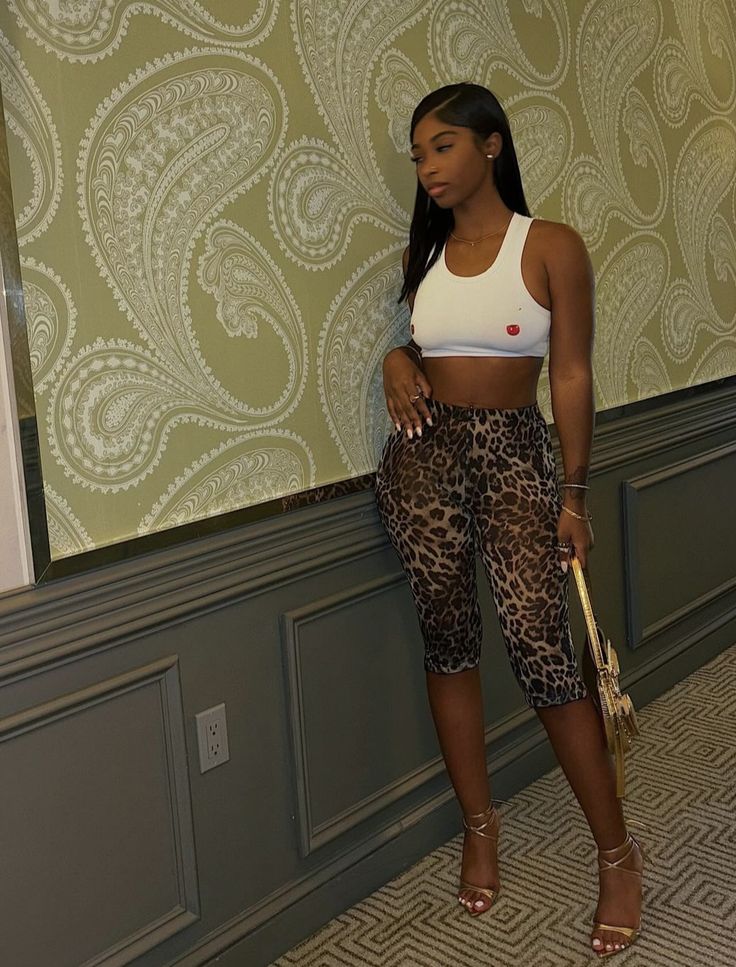 Miami Outfits Night Black Women, Shorts With Heels Outfits Black Women, Leopard Shorts Outfit, Jersey Outfit Black Women, Lace Shorts Outfit, Cheetah Print Outfit, Cheetah Print Outfits, Capri Outfits, Leopard Print Outfits