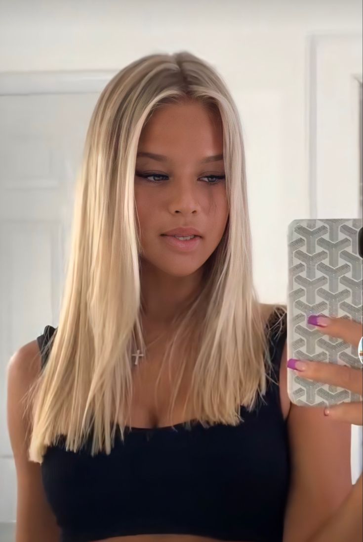 Almond Blonde, Summer Haircut, Perfect Blonde Hair, Hair Change, Summer Blonde Hair, Summer Blonde, Dyed Blonde Hair, Straight Blonde Hair, Light Blonde Hair