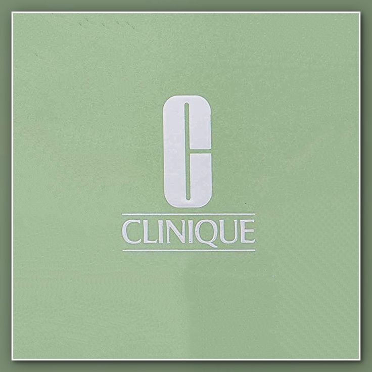 the logo for clinique is shown on a green background with white lettering and a square frame