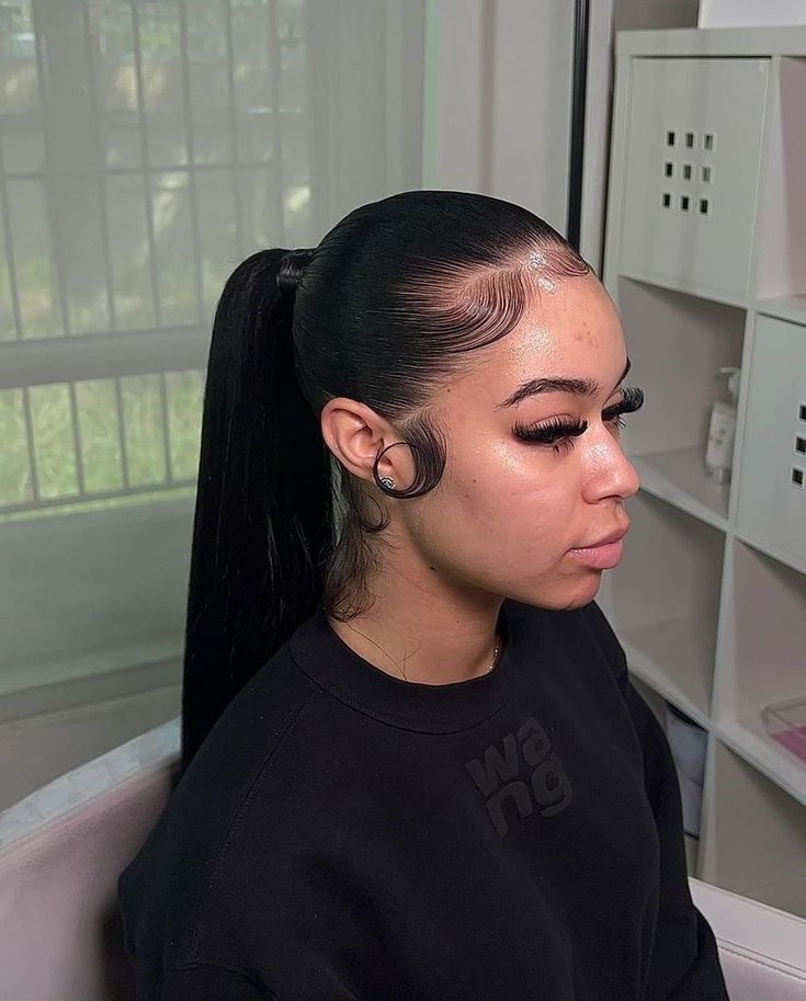 Puerto Rican Baddie, Two Braids With Weave In The Back, 3 Part Ponytail, High Ponytail Styles, Hair Stripes, Slick Ponytail, Slicked Back Ponytail, High Ponytail Hairstyles, Weave Ponytail Hairstyles