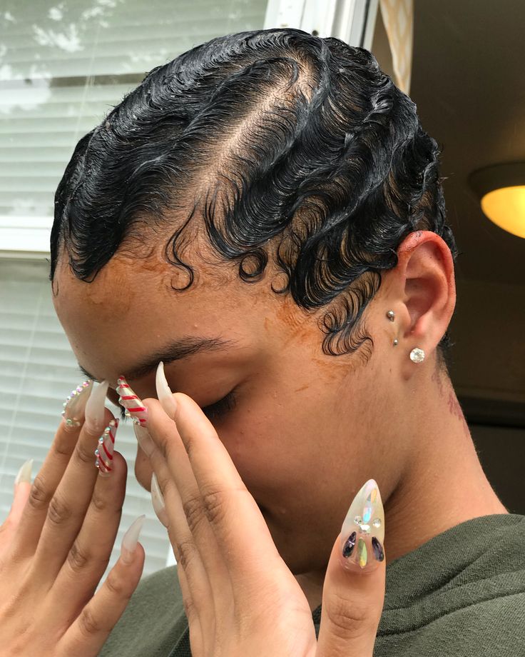 Swirls for the Girl🌊 Don’t Mind the Gel🙋🏽‍♀️ Finger Wavessss for my boo Ash💕 #dmvhair #fingerwaves #dmvcosmetologist #dmvstylist… Gel Hairstyles, Finger Waves Short Hair, Flapper Hair, Finger Wave Hair, Dunner Wordend Haar, Finger Waves, Hair Laid, Short Natural Hair Styles, Hair Gel