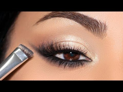 Reverse Smokey Eye, Smitha Deepak, Eyeshadow Step By Step, Smokey Eye Easy, Eyes On Me, All Eyes On Me, Diy Body, Bluish Green, Smokey Eye Makeup