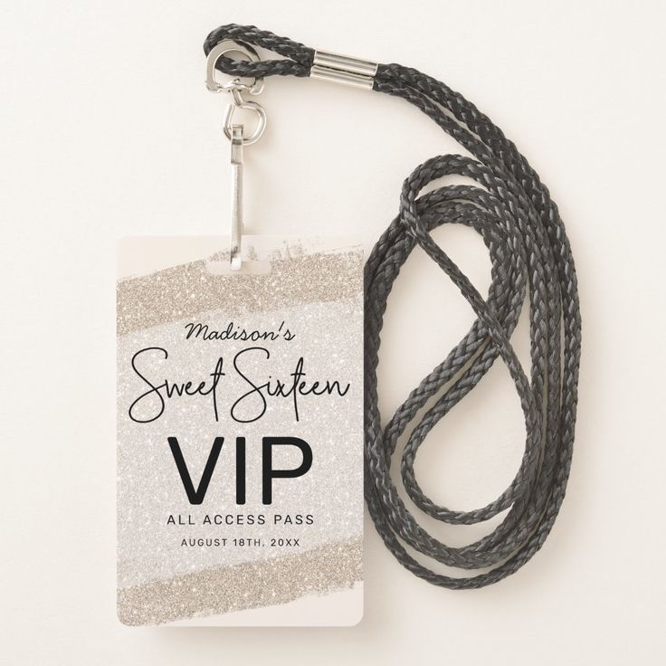 a lanyard with a name tag attached to it that says, smet suttenn