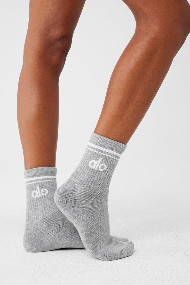 Instant classic. The Unisex Half-Crew Throwback Sock has all the features of a fave: a super-soft feel, comfy cushioning and classic stripe detail. Wear it tall or scrunched with leggings or shorts and your go-to sneakers. Comfy cushioning Pretty Socks, Socks Gym, Trendy Socks, Gray Accessories, Grey Socks, Athletic Socks, Back Women, Alo Yoga, Leather Leggings