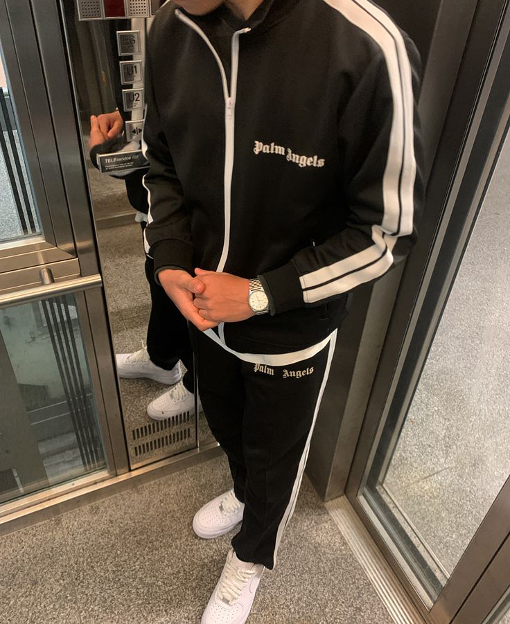 Palm Angels Outfit, Angels Outfit, Palm Angels Tracksuit, Black Tracksuit, Tracksuit Outfit, Drip Outfit Men, Old Outfits, Angel Outfit, Tracksuit Men