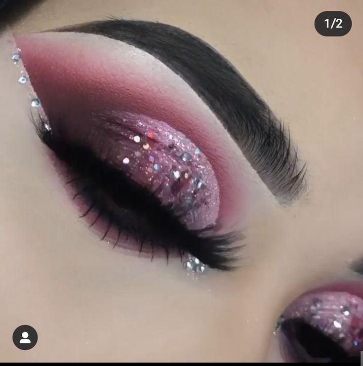 Baddie Eyeshadow Looks, Festival Makeup Glitter, Red Eye Makeup, Bridal Eye Makeup, Glitter Rosa, Makeup Is Life, Glitter Eye Makeup, Fall Makeup Looks, Red Makeup