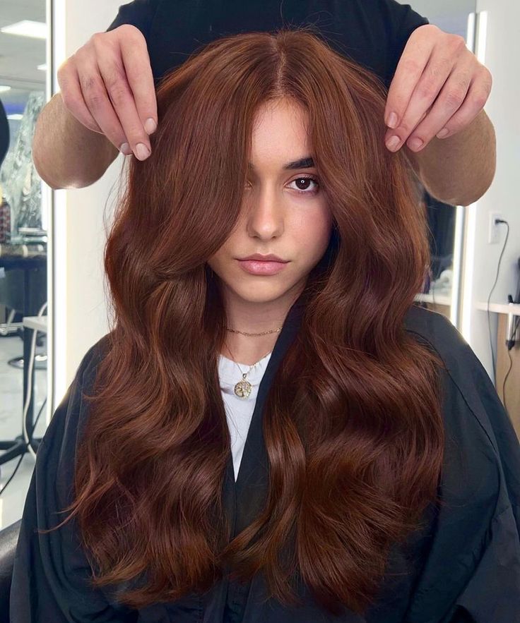 Copper Brown Medium Hair, Golden Brown Auburn Hair, Red Head Hair Ideas, Auburn Hair With Extensions, Cooper Hair With Dark Root, Level 4 Red Brown Hair, Redken Color Fusion Copper Formulas, Half Died Under Hair Red, Colors That Look Good With Red Hair