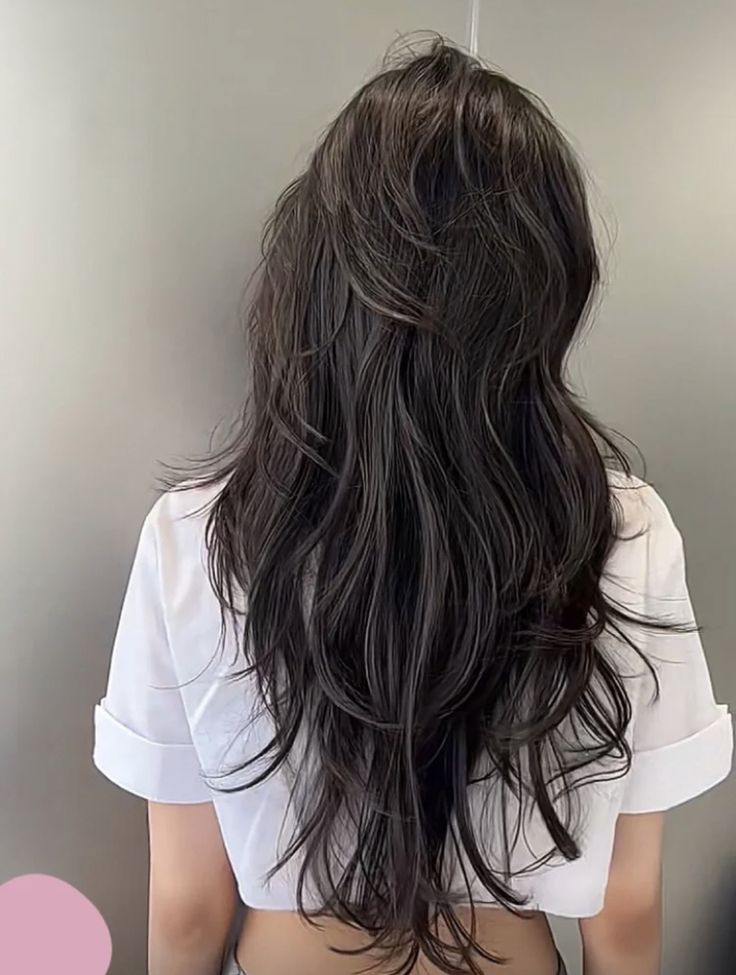 V Cut Hair, Hair Inspiration Long, Hairstyles For Layered Hair, Hair Stylies, Haircuts For Medium Hair, Haircuts Straight Hair, Long Layered Hair, Haircuts For Long Hair, Cut My Hair