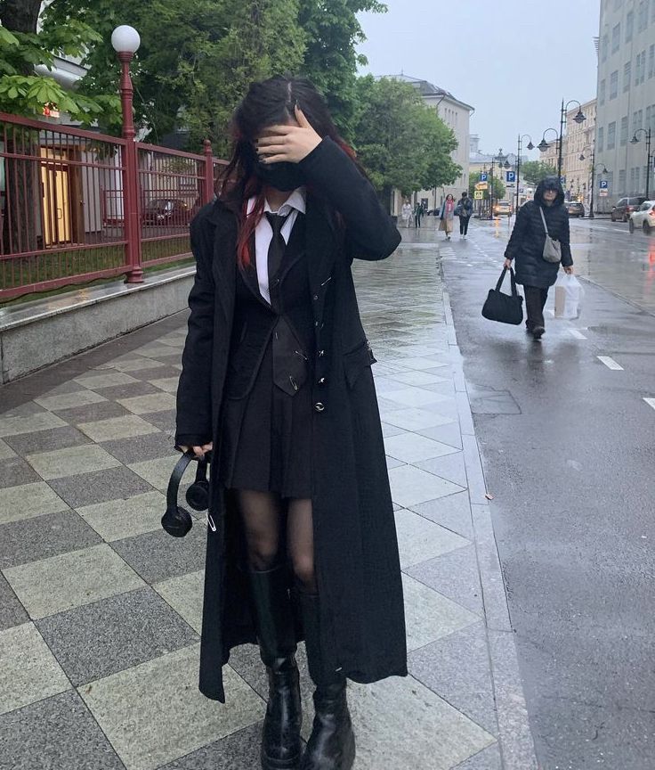 Cool Black Dress Outfit, Detective Coat Outfit, Trendy Japanese Outfits, Stolas Inspired Outfit, Scaramouche Inspired Outfit, Small Black Dress Outfits, Film Director Outfit, Mafiacore Aesthetic, Detective Outfit Female