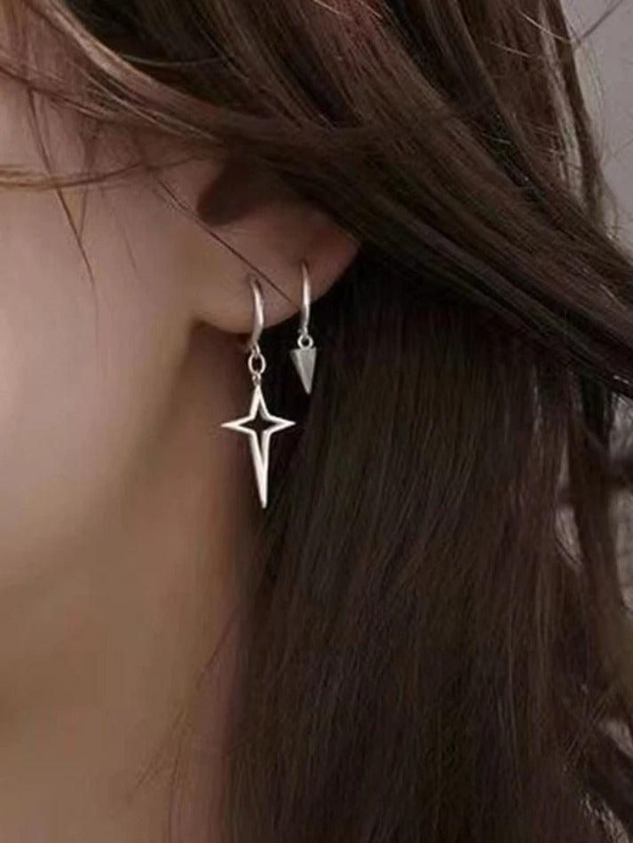 Style: Casual/Street/Vintage/Punk/Hip Pop/Y2K Pattern Type: Geometric Material: Copper Quantity: 1pair Type: Ear Hoops Size: 1.3inch*0.47inch/3.3cm*1.2cm Occasion: Holiday/Weekend Casual/Going Out/Festival/Club/Dating Y2k Earrings, Cool Ear Piercings, Hoop Earrings Silver, Jewelry Accessories Ideas, Dope Jewelry, Vintage Punk, Funky Jewelry, Girly Jewelry, Dream Jewelry