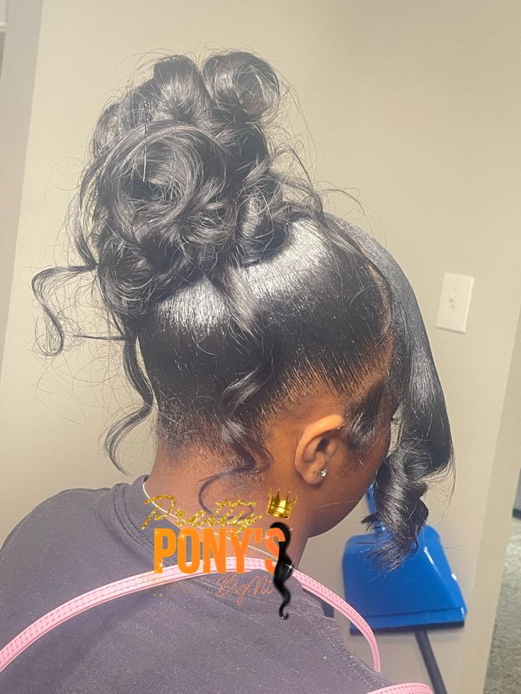 Updo Messy Ponytail, Messy Bun With Side Bang, Side Bang Ponytail, Messy Updo With Bangs, Side Part Bangs, Updo Ponytail, Messy Ponytail, Messy Updo, Side Bangs