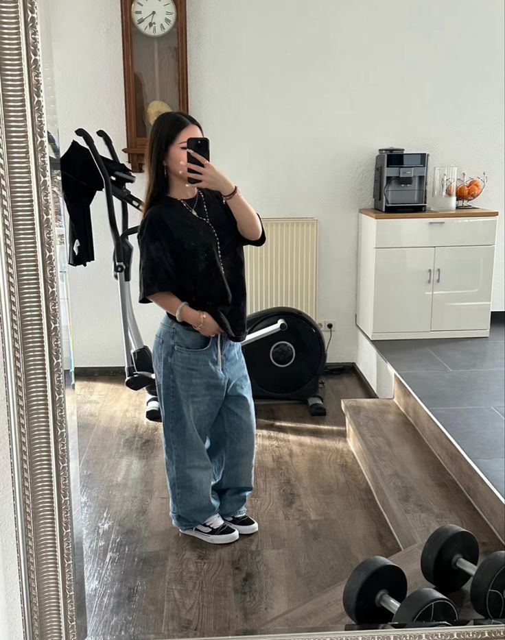 Black Tasman Outfit, Outfit With Baggy Jeans, Baggy Outfits Girl, Baggy Jeans Outfits, Baggy Jeans Black, Black Shirt Outfits, Baggy Outfit Ideas, Street Style Outfits Casual, Outfit Inspo Casual