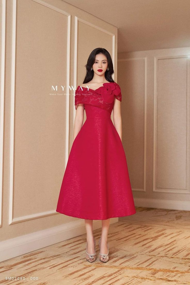 Beautiful Frocks, Neat Casual Outfits, Cute Formal Dresses, Short Formal Dress, Casual Work Dresses, Lehenga Designs Simple, Latest Dress Design, Formal Dresses With Sleeves, Elegant Dresses Classy