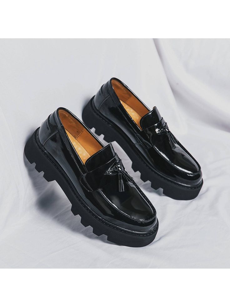 Mens Italian Dress Shoes, Black Loafers Men, Patent Loafers, Men Dress Shoes, Leather Formal Shoes, Dress Loafers, 3d Product, Plain Dress, Tassels Fashion