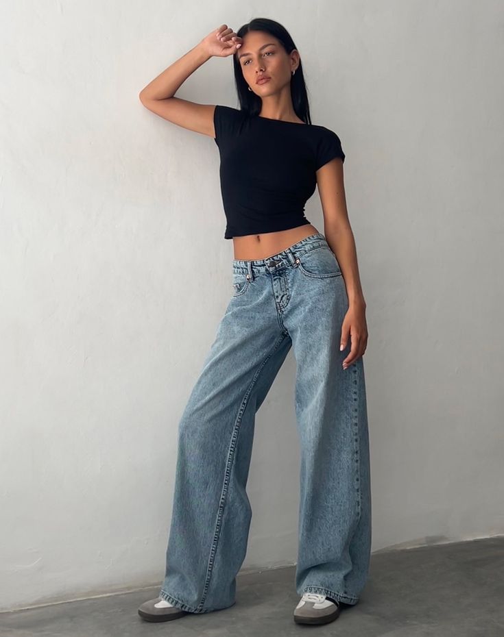 Wide Leg Low Rise Jeans, Pantalon Wide Leg Outfit, Mid Rise Jeans Outfit, Wide Leg Jean Outfits, Low Rise Jeans Outfit, Denim Pants Outfit, Tinky Winky, Look Winter, Glitter Prom Dresses