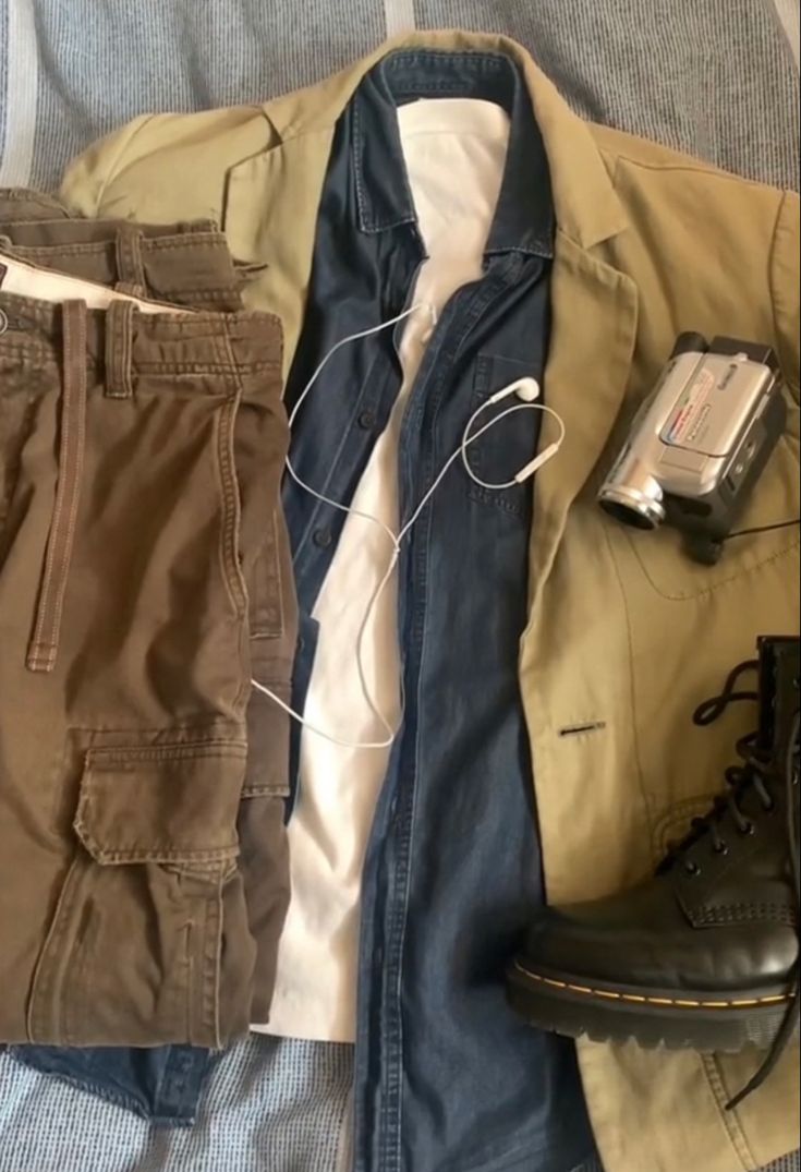 Downtown Boy, Slay Outfits, Downtown Outfits, Guys Clothing Styles, Clothes And Shoes, Cool Fits, Men Fashion Casual Outfits, Casual Style Outfits, Retro Outfits