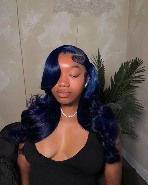 Ashimary Hair | Glueless 360 Invisi-Strap™ Wig on Instagram: "This eatssss😍😍🔥���🔥 Ocean blue color is too too pretty💙💙 Cr: mareemdn  👀Hair Info : Ocean blue 13x4 Lace Frontal Wig 22'' Follow US and DM get exact link~😘 ✈5-7days worldwide shipping . . . . . . #ashimaryhair #ashimarywig #ashimaryreviews #beautynolimits #wiginstall #haircolor #coloredwig #bluehair #bodywavehair #wandcurls" Blue Lace Front Wig, Frontal Wig Hairstyles, Lace Fronts, Birthday Hairstyles, Wig Styling, Dyed Hair Inspiration, Frontal Hairstyles, Pretty Hair Color, Hot Hair Styles