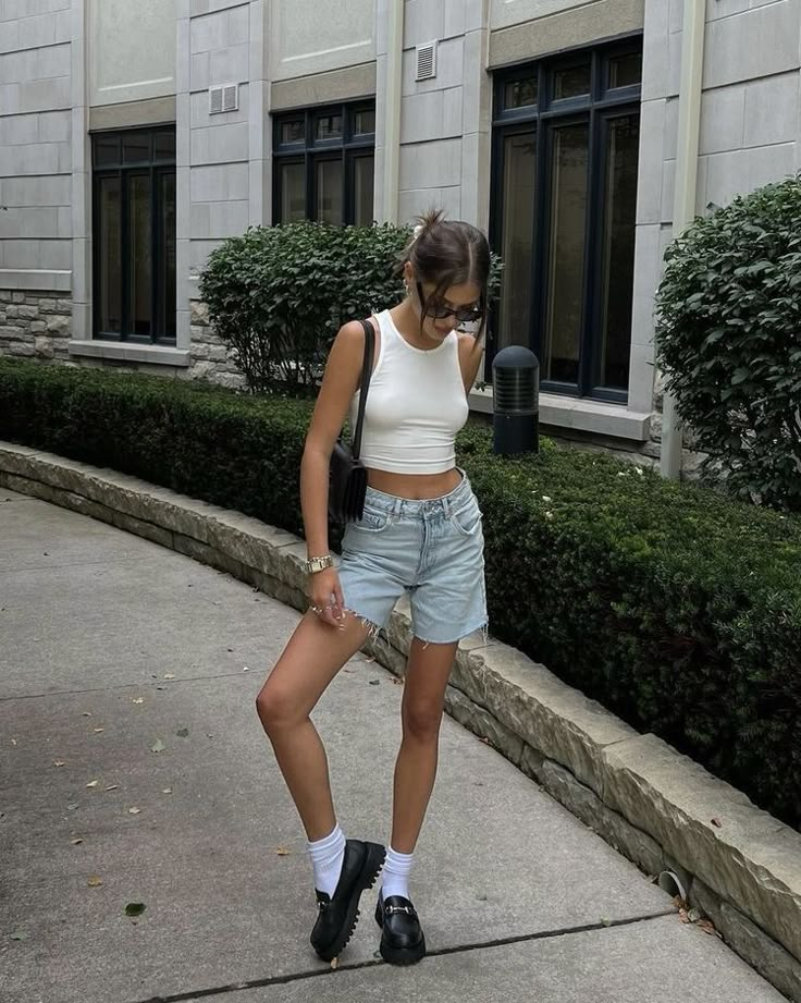 Loafers Outfit Summer, Loafers For Women Outfit, Loafer Outfits, Grandma Vibes, Denim Shorts Outfit, Loafers Outfit, Tony Bianco, Double Denim, Looks Street Style