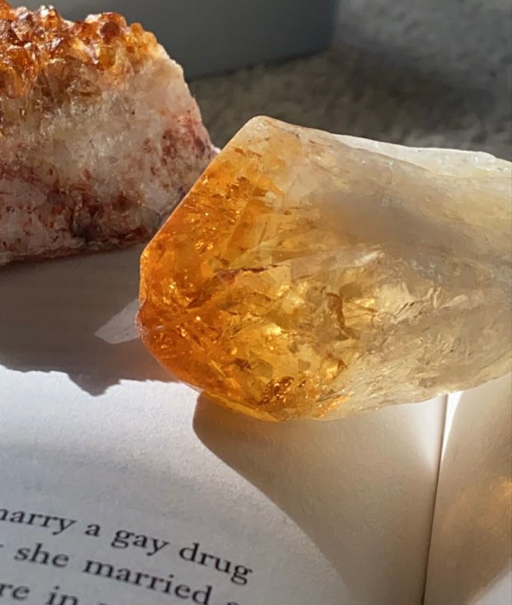 Citrine Meaning, Orange Gem, Crystal Vibes, Earth Gift, Crystal Aesthetic, Amber Crystal, Orange Crystals, Crystal Therapy, Chakra Balancing