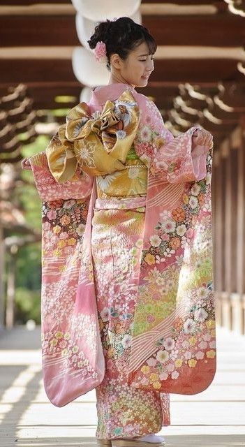 Coming Of Age Day, Kimono Traditional, Japan Spring, Japanese Traditional Clothing, Japan Kimono, Clothing Female, Japan Woman, Beautiful Kimonos, Traditional Clothing