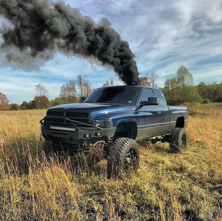 Rolling coal in a badass lifted 2nd Gen Dodge Ram Cummins Cummins Diesel Trucks, Impala Chevrolet, Rolling Coal, Dodge Diesel Trucks, Country Trucks, Dodge Diesel, Cummins Trucks, Trucks Lifted Diesel, Custom Pickup Trucks