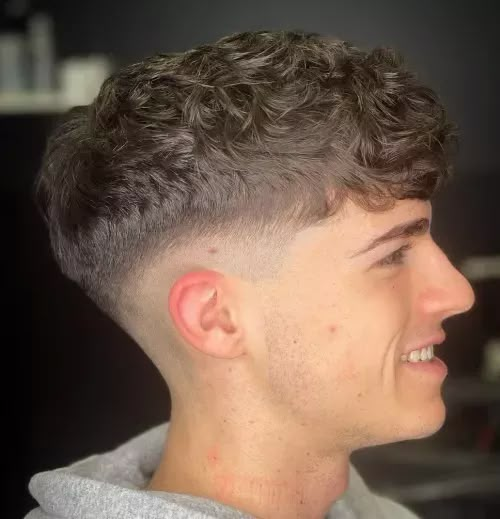 Mid Fade Fringe, Loose Perm Short Hair, Frizzy Hair Men, Medium Skin Fade, Faded Haircut, Loose Perm, Haircut Ideas Trendy, Bleached Hair Men, Mid Skin Fade