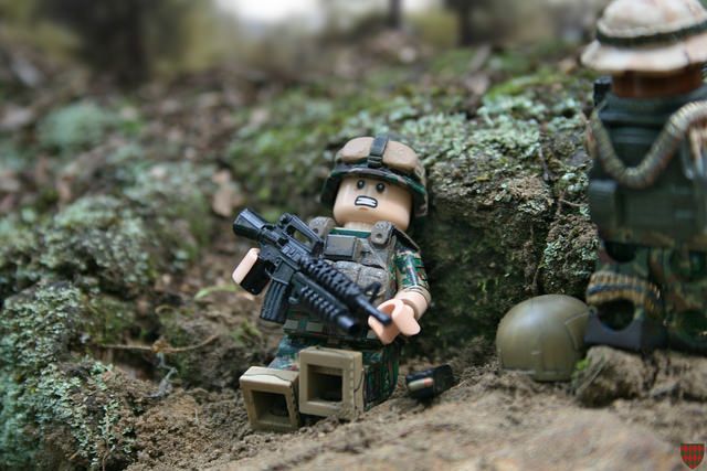 US Marines Eastern Afghanistan 2004 M81 Woodland, Armadura Ninja, Lego Soldiers, Custom Lego Minifigures, Lego Village, Lego Ww2, Lego Army, Lego Custom Minifigures, Lego Military