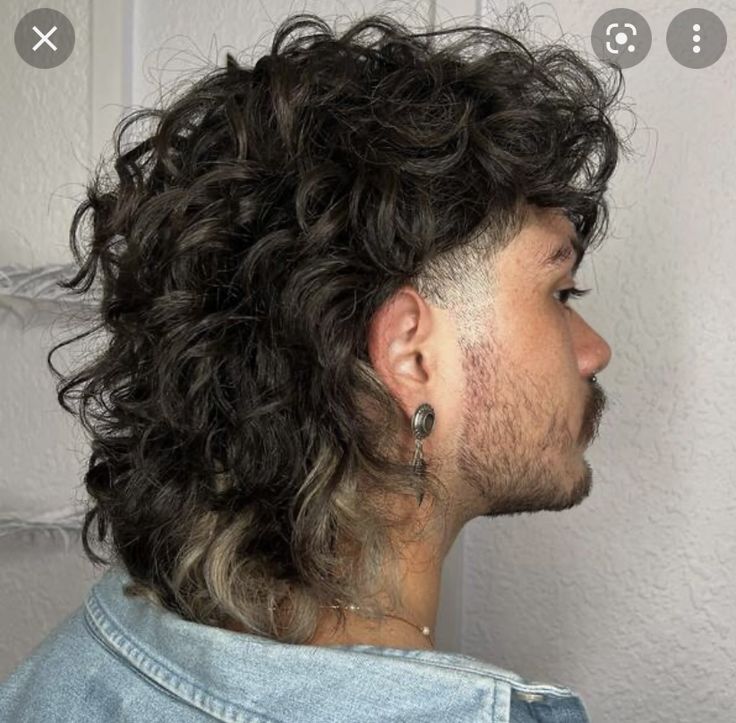 Mullet Hairstyle Mens Curly Long, Hairstyles For Men 2022, Mullet Hairstyles, Long Curly Hair Men, Haircut Curly Hair, Male Haircuts Curly, Men Haircut Curly Hair, Mullet Haircut, Mens Hairstyles Thick Hair