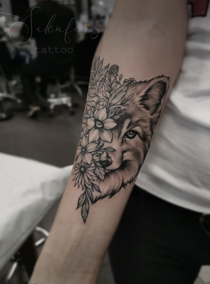 Fox Flowers Tattoo | Flower Tattoos, Sleeve Tattoos For Women, Unique Tattoo  Designs