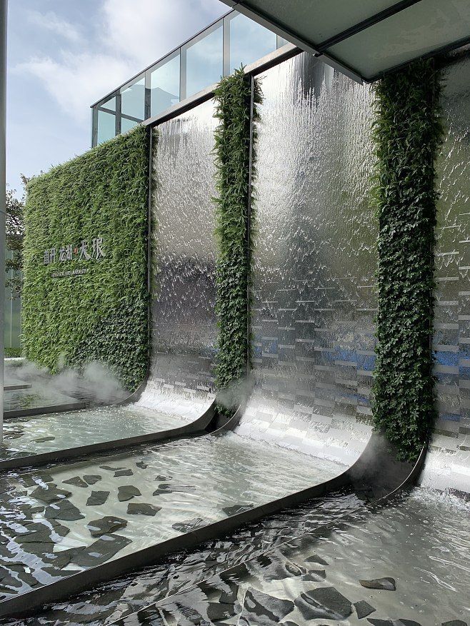 Water Fall Ideas, Garden Wall Ideas, Modern Water Feature, Water Architecture, Water Feature Wall, Pool Water Features, Fountain Design, Waterfall Wall, Waterfalls Backyard