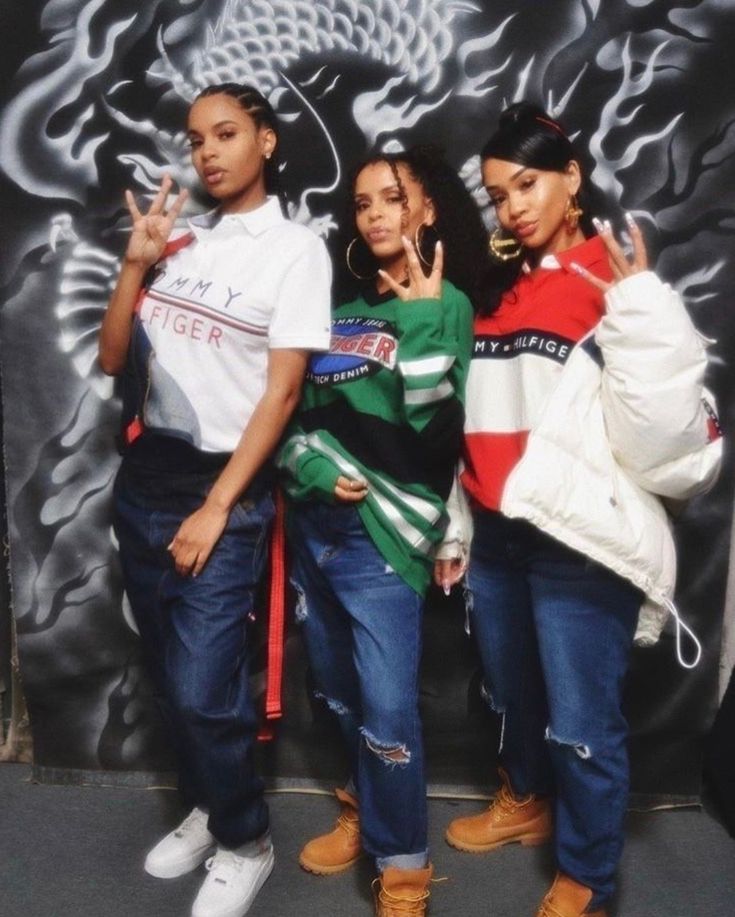 @xoxo_marielaaa School Outfits 90s, Old School Outfits, Black 90s Fashion, Throwback Outfits, Looks Hip Hop, Estilo Cholo, Old School Fashion, Estilo Swag, 90s Inspired Outfits