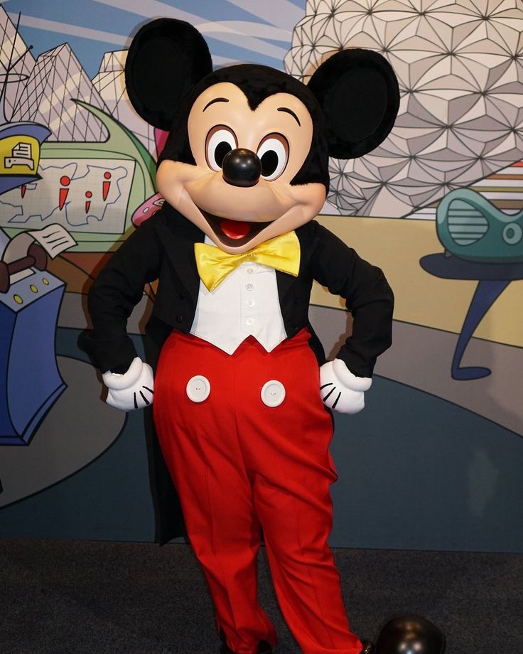 Pin on Tuxedo Mickey | Minnie mouse pictures, Mickey mouse, Disney ...