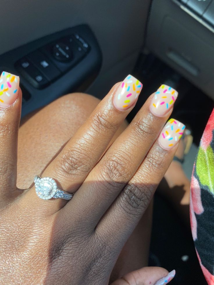 Birthday Gel Nail Designs, Book Inspired Nails Designs, Birthday Nails Sprinkles, Sprinkles Nail Art, Birthday Nail Set Ideas June, Birthday Sprinkle Nails, Birthday Disney Nails, Gel Birthday Nails, Birthday Dip Nails