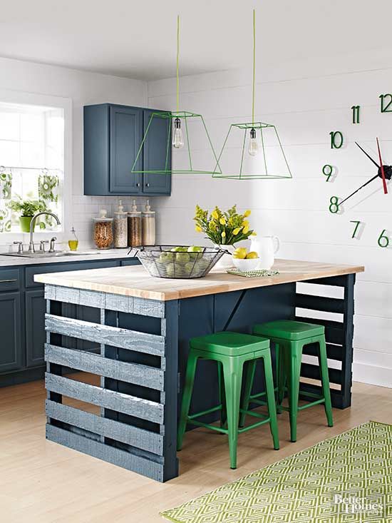 Kitchen islands are a great way to add seating. Take a peek at these expert tips for incorporating and installing a new DIY island in your kitchen. Get your design, preparation and installation questions answered here. Pallet Kitchen Island, Organiser Cucina, Koti Diy, Pallet Kitchen, Building A Kitchen, Diy Kitchen Island, Trendy Kitchen, Decor Minimalist, Pallet Furniture