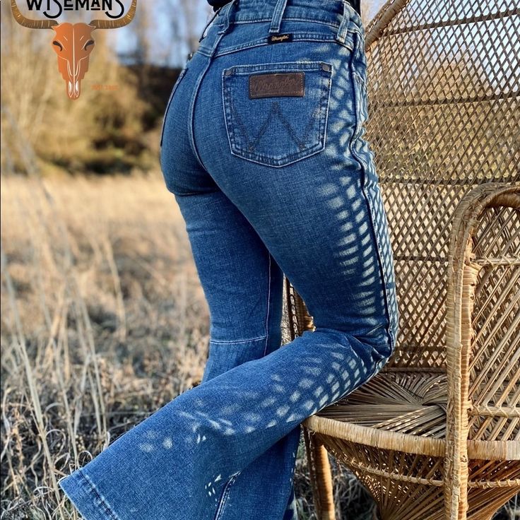 Wrangler Retro Flares. Bought Them Then Had The Dry Cleaners Starch Them. Never Have Had A Chance To Wear Them. New Without Tags. Cute Western Jeans, Womens Wranglers, Wrangler Aesthetic, Western Closet, Wrangler Jeans Women's, Rodeo Mom, Cowgirl Jeans, Western Wear Outfits, Cute Country Outfits