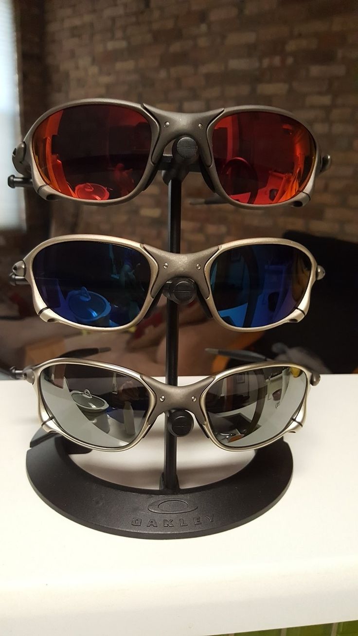 3 is always better than 1...#Oakley #XX #XMetal http://www.oakleyforum.com/threads/xxs.61985/ Oakley Sun Glasses, Oakley Sunglasses For Men, Juliet Oakley, Glasses Men Fashion, Oakley Juliet, Vintage Oakley, Black Men Fashion Urban, Oakley Glasses, Big Men Fashion