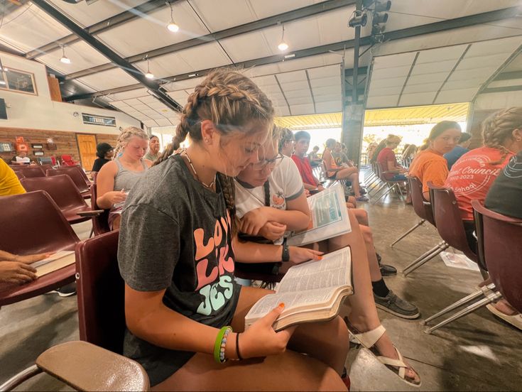 Church Camp Aesthetic, Camp Counselor Aesthetic, Aesthetic Dancing, School Moodboard, Summer Camp Aesthetic, Reading Bible, Christian Friendship, Bible Studying, Christian Camp