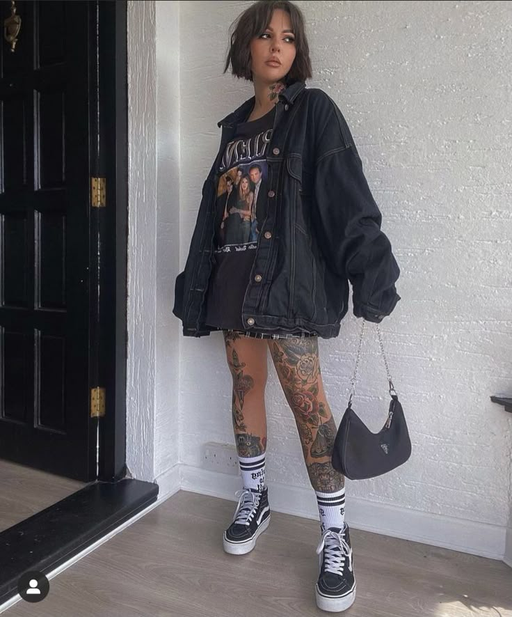 Curly Hair Edgy Style, Rock N Roll Inspired Outfit, German Outfits Women Summer, Fall Bartending Outfits, Outdoor Night Concert Outfit, Tomboy Outfits With Shorts, Casual Outfits Alternative, Punk Outfits For Women Plus Size, Tattoo Outfit Ideas